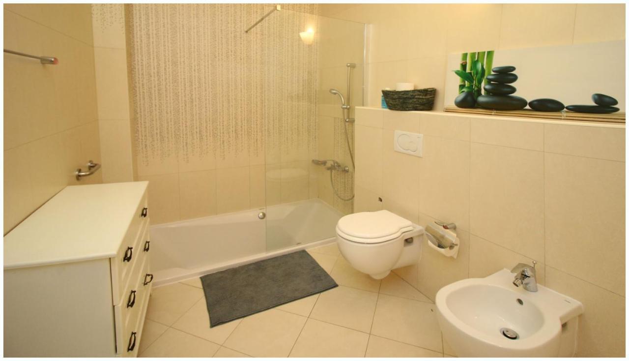Seaview Apartment - Rogoznica โรกอซนิซา ภายนอก รูปภาพ